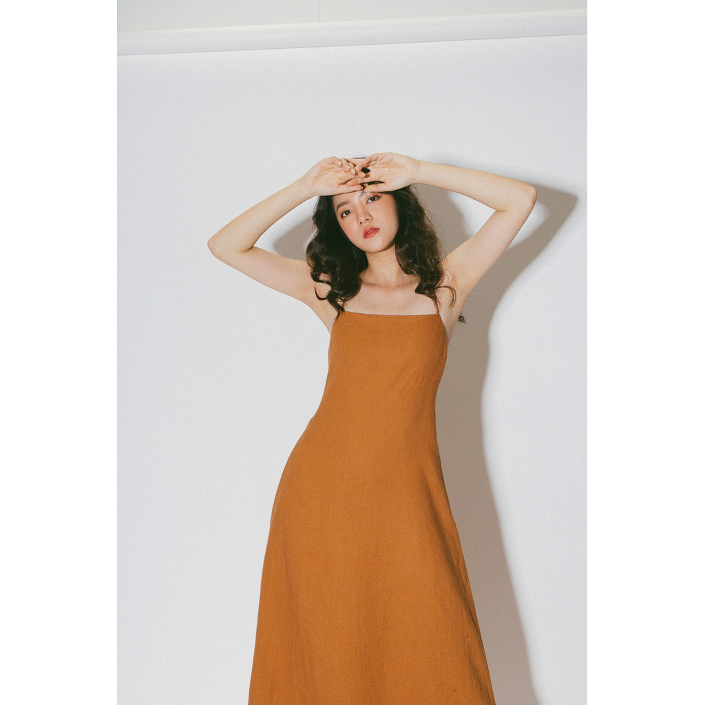 Đầm dài hai dây mảnh làm bằng vải linen màu cam | BigBuy360 - bigbuy360.vn