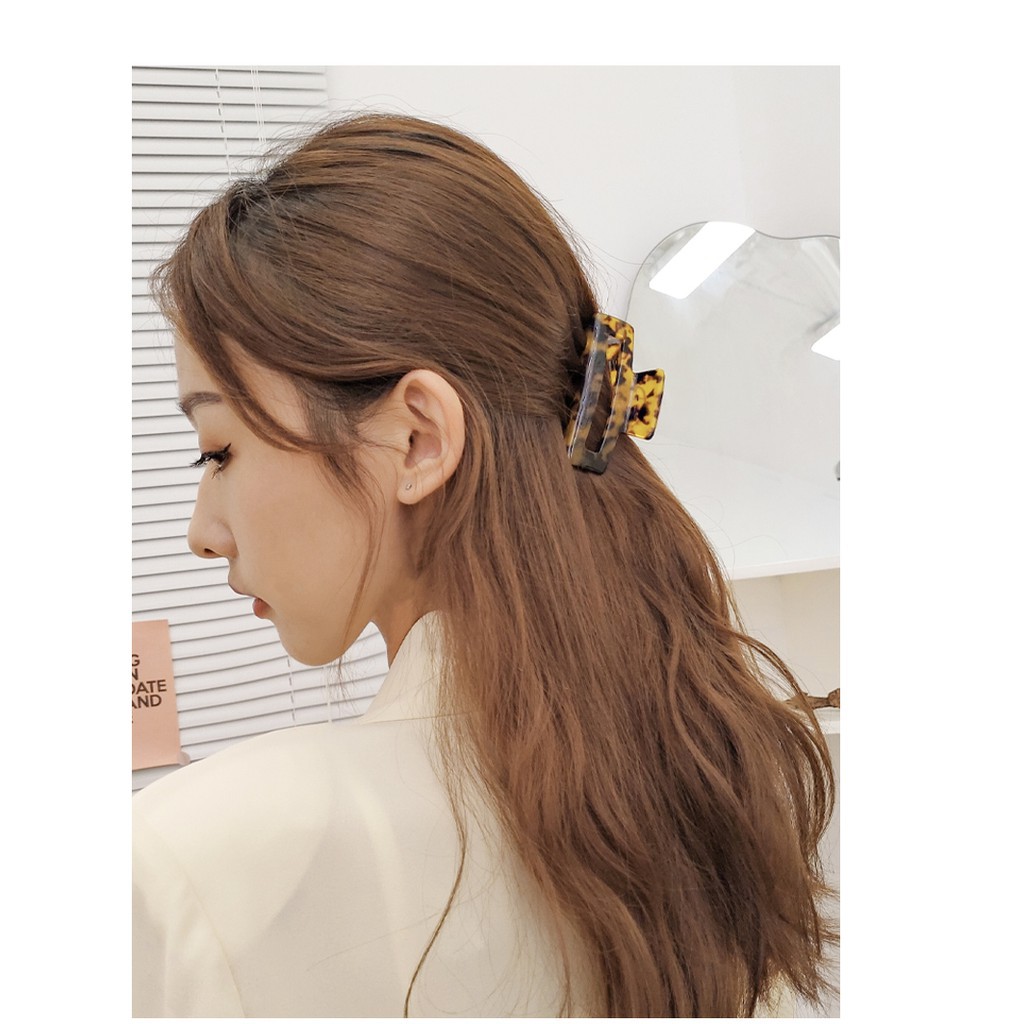 Kẹp tóc kiểu dáng đơn giản chất liệu acrylic MS42