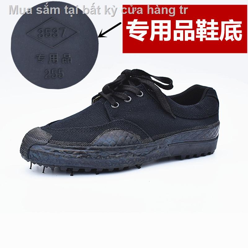 Giày 3537 Jiefang chính hãng 99 huấn luyện ngụy trang nam quân sự cao su 06 đen lao động chống mài mòn cho công nhân nhậ
