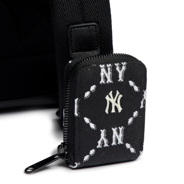 Balo MLB Monogram 🔥CHÍNH HÃNG🔥 Balo MLB Monogram Diamon Jacquard New York Yankees Black -SIMPLE SNEAKER
