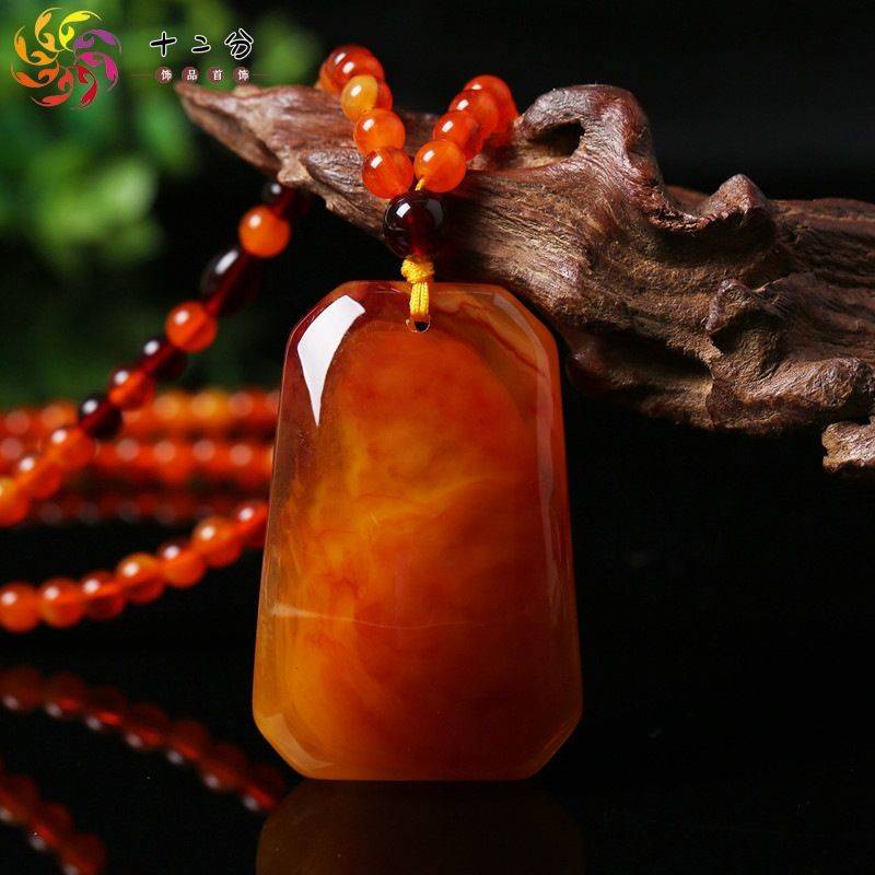 Vòng cổ mặt đá hổ phách hình giọt nước chạm khắc hình ong phong cách cổ điển thời trang cho nam và nữ