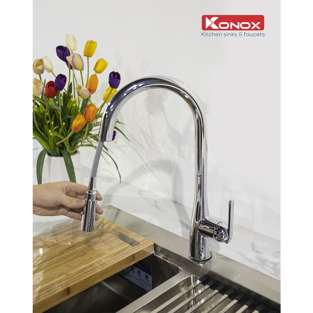 Vòi rửa bát rút dây KONOX Curva Chrome bề mặt xử lý mạ PVD Chrome 5 lớp, lõi hợp kim đồng 61% tiêu chuẩn Châu Âu CW617N