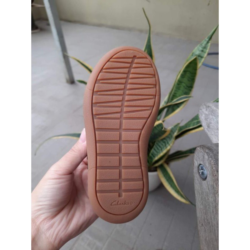 Giày xuất cho bé