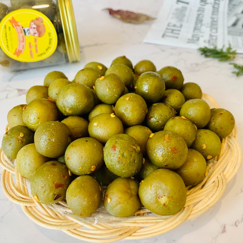 Ô Mai Sấu Non Giòn Cay  Hũ 355G Cao Cấp Giòn Rụm – Quà Tặng Ăn Vặt Đặc Biệt – Tốt Cho Sức Khỏe