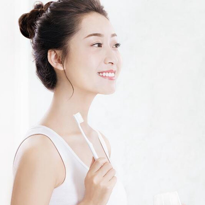 Bàn chải đánh răng sợi nano lông mềm từ Nhật Bản