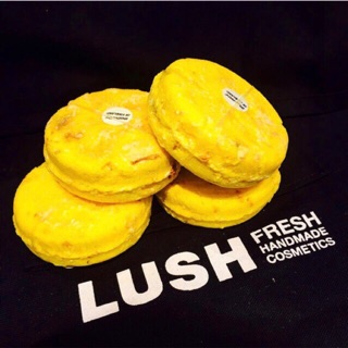 Bánh dầu gội LUSH - Godiva Shampoo Bar (tặng kèm hộp thiếc đựng)