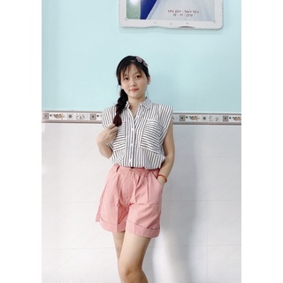 Set đùi phối áo sơ mi sọc có đệm vai cá tính