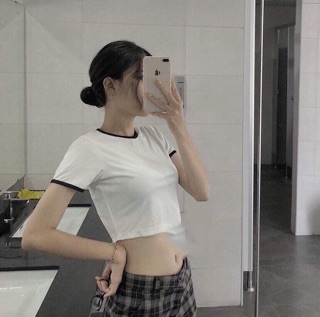 Croptop Cổ Tròn Phối Viền