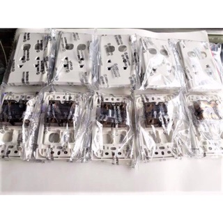 Mặt 2 ổ cắm 2 công tăc sino vanlock