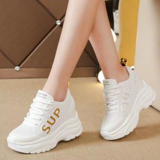 5 đôi giày sup khách đặt