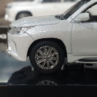 Xe Mô Hình Lexus LX570 1:64 HIKASI ( Đen )