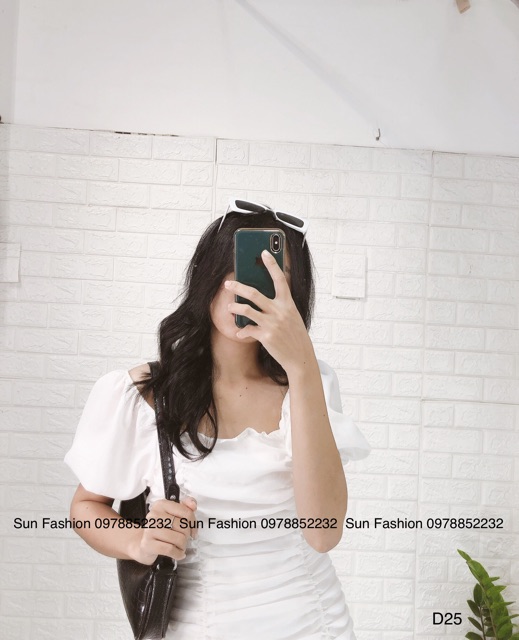 Đầm trắng nhún thân cổ vuông Sun Fashion