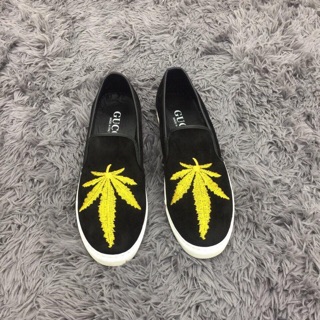 Giày slip on da lộn