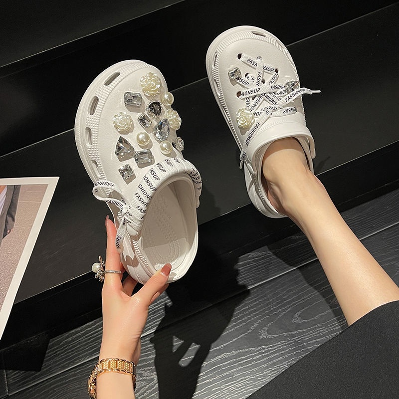 2023 Crocs Giày Nữ Dép Quai Ngang Đính Kim Cương Giả Đế Dày Tăng Chiều Cao Chống Trượt Thời Trang