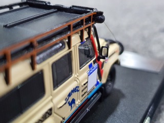 Xe Mô Hình Land Rover Defender 110 1:64 Master ( Kem )