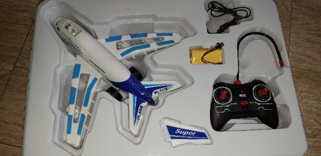 Máy bay mô hình chạy 4 hướng có nhạc và đèn Led rất đẹp (kèm PIN sạc và PIN tiểu AA)