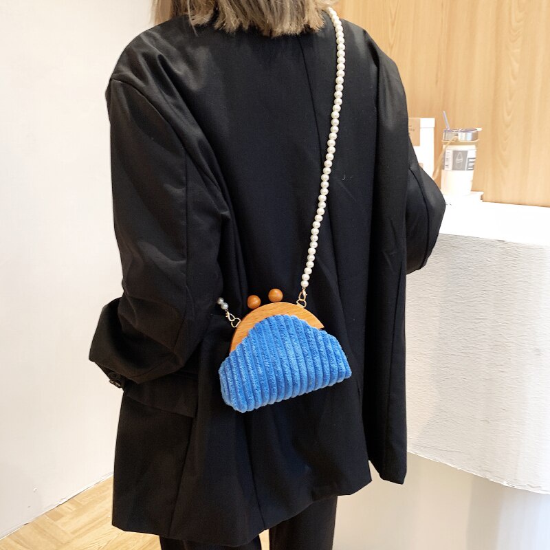 Túi Đeo JASMIN NOIR Chéo Mini Hình Vỏ Sò Vải Nhung Phối Nhung Đính Ngọc Trai Thời Trang Cho Nữ