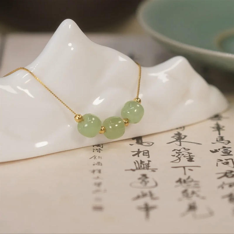 Dây chuyền nữ chất liệu titan không gỉ mặt đá bảo thạch xanh thiết kế thời trang nhẹ nhàng mẫu mới 2023