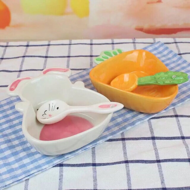 Thìa sứ thỏ, cà rốt