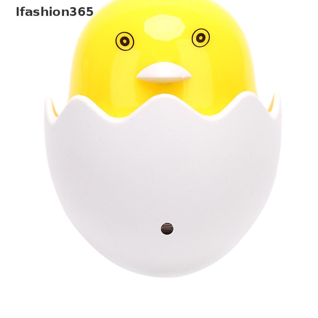 Đèn ngủ hình chú vịt vàng nhỏ nhắn với phích cắm US tiện lợi