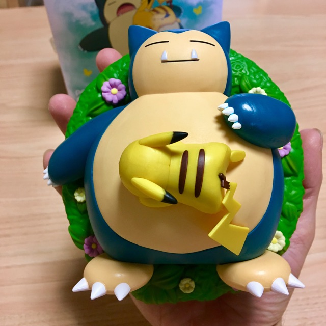 Mô hình trưng bày-pé mập và pikachu size to