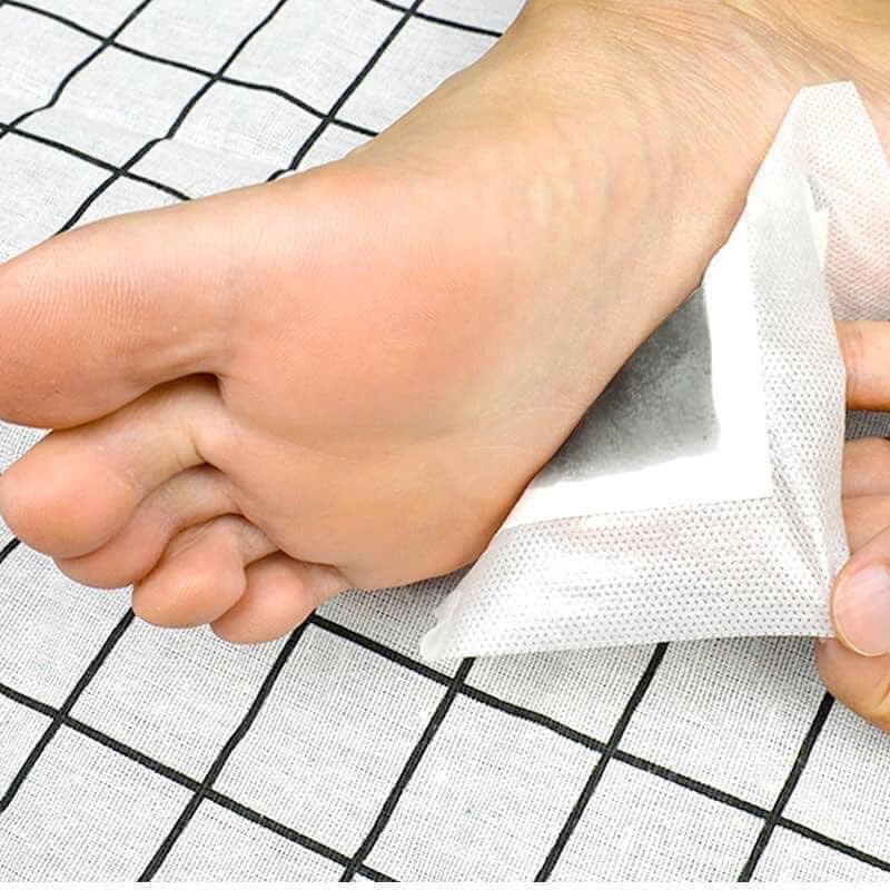 Hộp 50 Miếng Dán Chân Ngải Cứu Thải Độc Cải Thiện Thiếu Ngủ Mất Ngủ