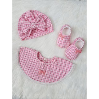 Set mũ turban giày vải yếm bé gái
