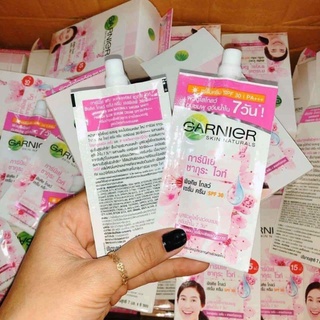 Kem dưỡng da chống nắng garnier thái lan