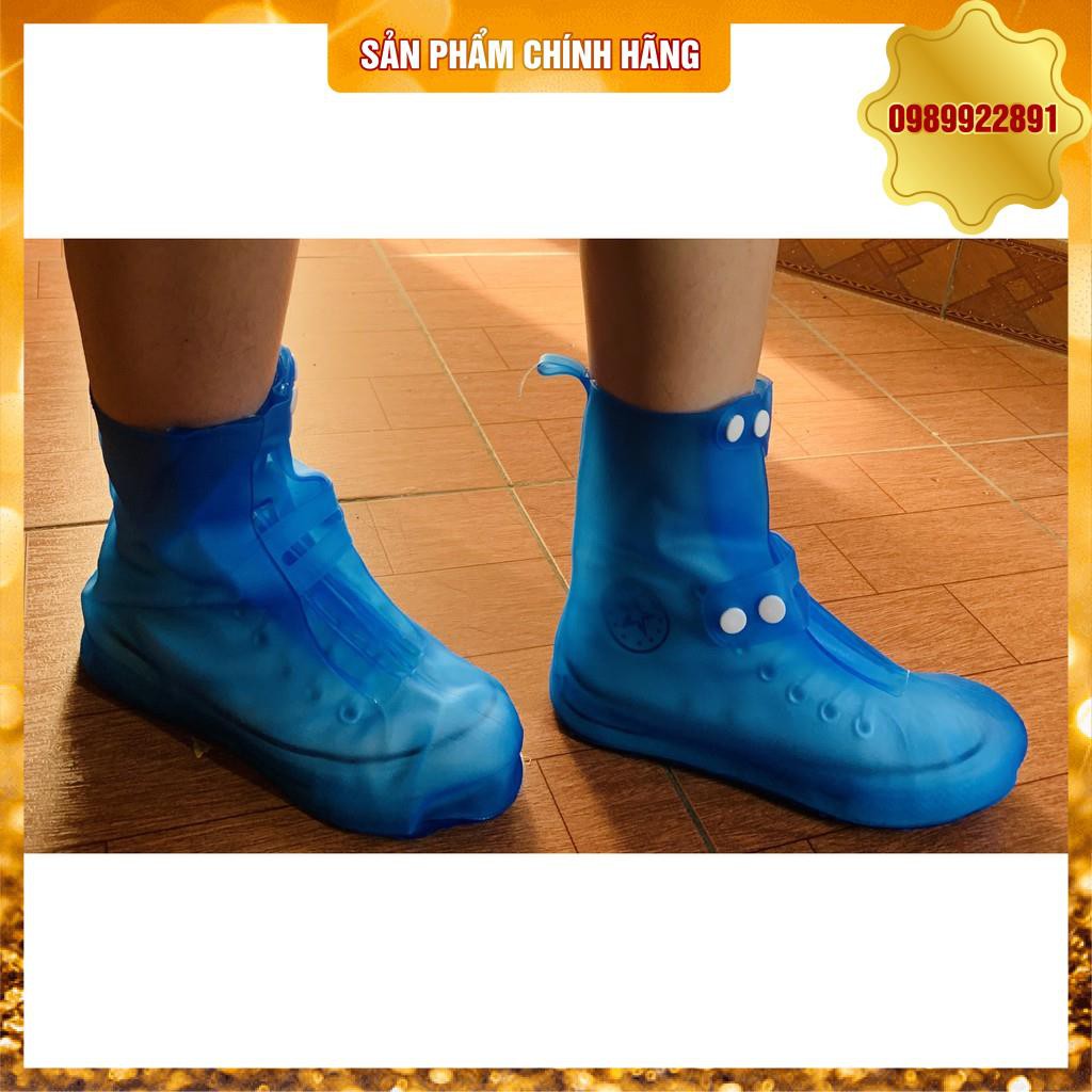 GIÀY BOOT CỔ CAO CHỐNG NƯỚC VÀO GIÀY