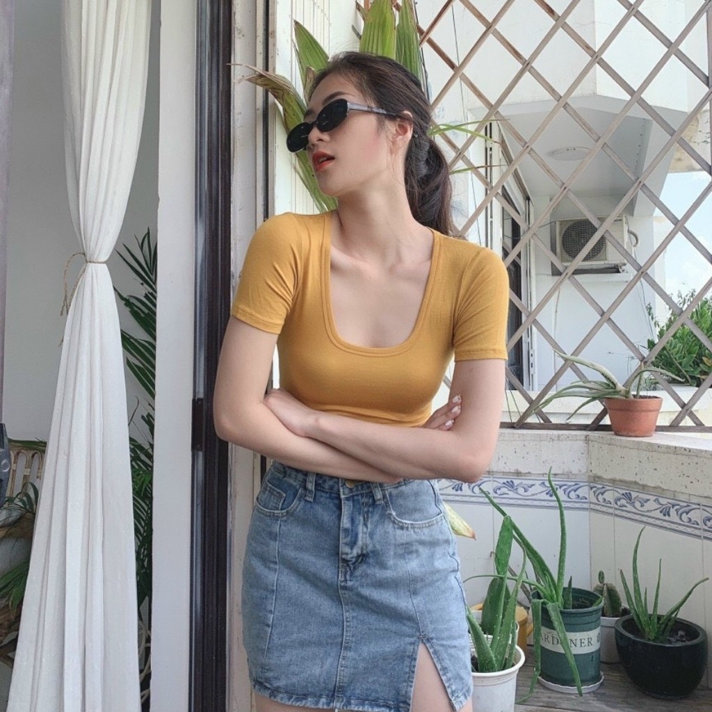 Áo Kiểu Croptop Cổ Vuông Tay Ngắn Chất Borip Lụa Dày Mịn Siêu Đẹp Freesize 53kg Ảnh Thật
