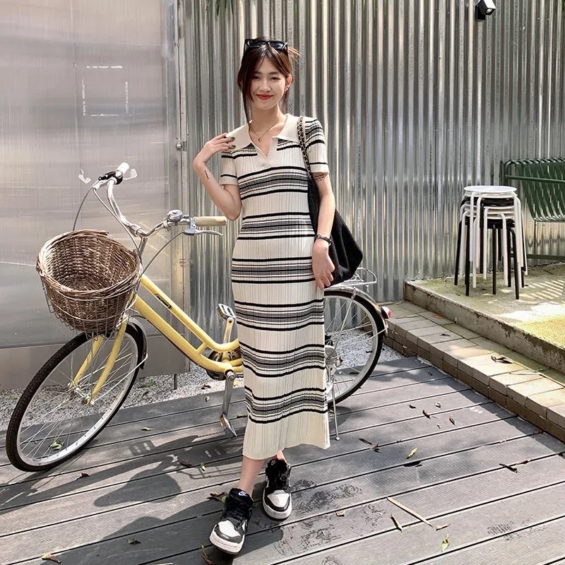 Váy Len Suông Nữ Cổ Polo Ngắn Tay Màu Kẻ Sọc Ngang Màu Trắng Đen Loại 1 Hàng Quảng Châu Cá Tính Năng Động Style Hàn Quốc