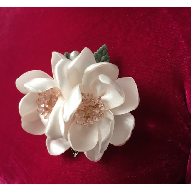 Cài áo hoa mộc lan Hannah Handmade