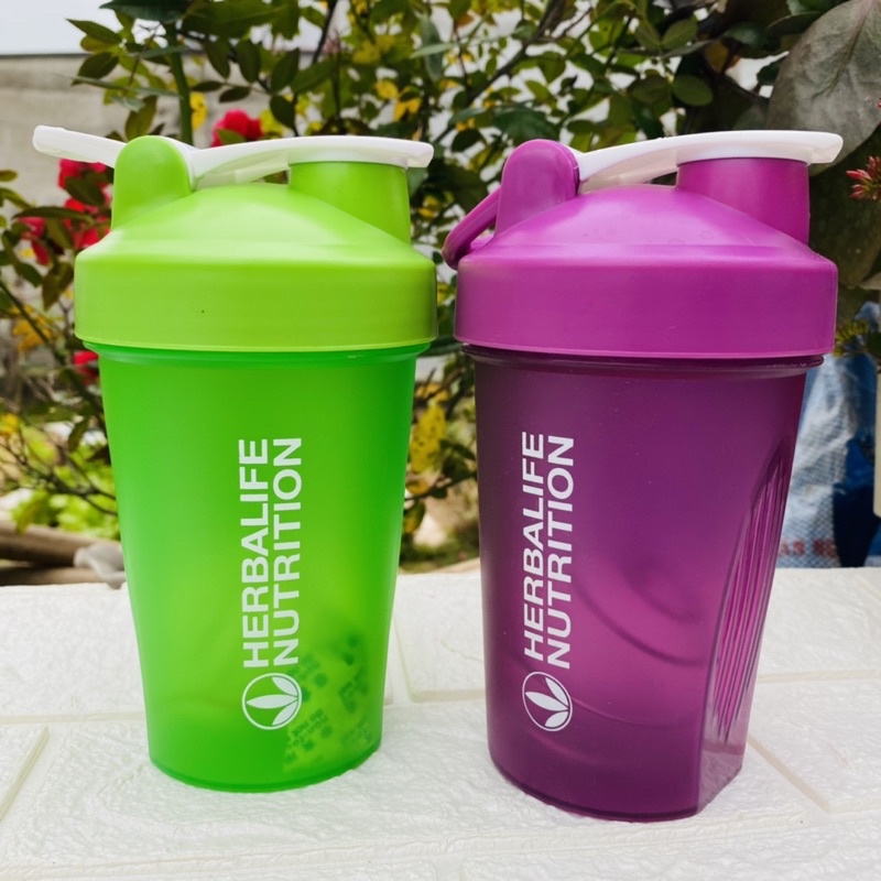 BÌNH NƯỚC/BÌNH LẮC DÙNG ĐỰNG NƯỚC UỐNG ĐI HỌC /ĐI CHƠI/TẬP GYM