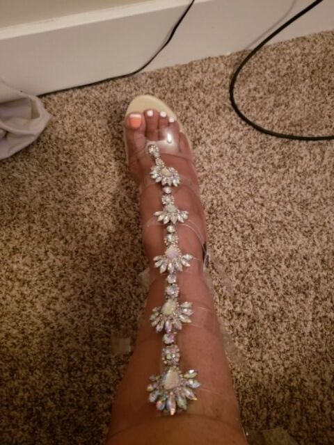 Giày cao gót đính đá  tặng cho khách mua hàng với hóa đơn 1 triệu