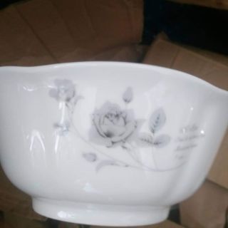 Tô số 8 bông hồng đen Ck