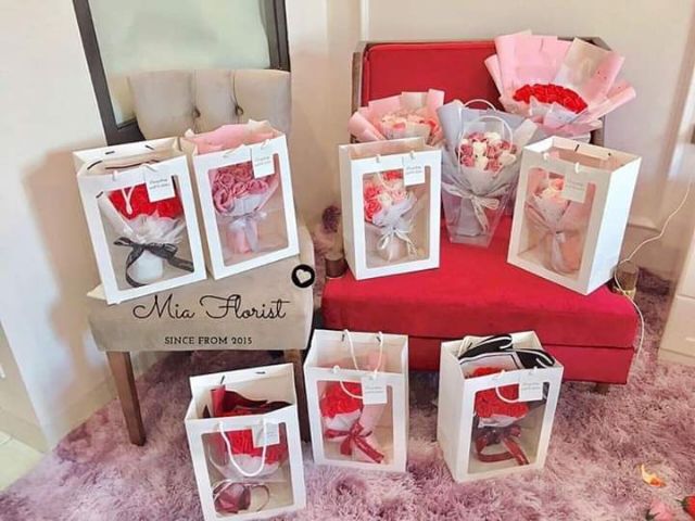 BÓ HOA SÁP 11 BÔNG TẶNG KÈM TÚI ĐÈN LED TRANG TRÍ