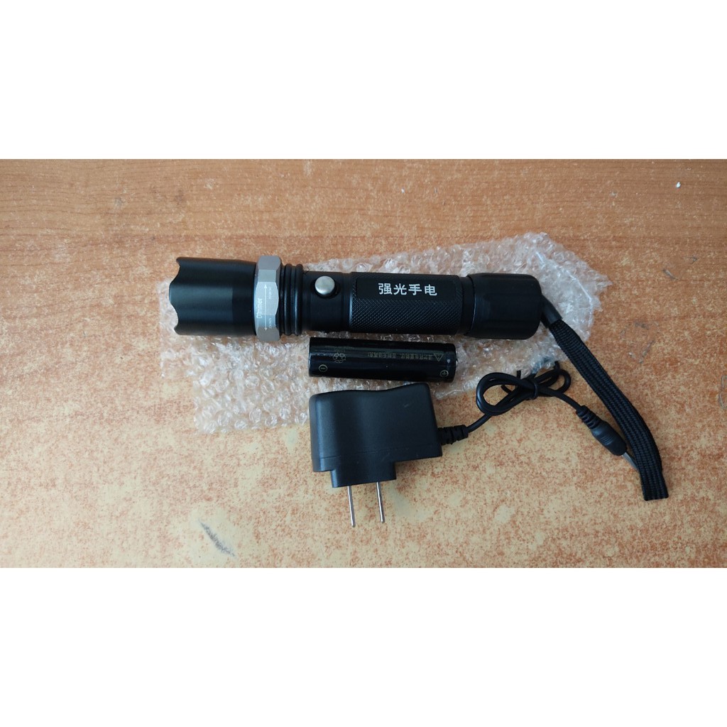 Đèn pin vỏ kim loại siêu sáng siêu bền