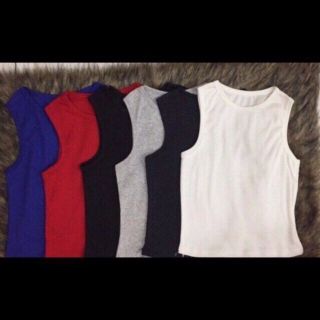 Áo croptop 3 lỗ ngược