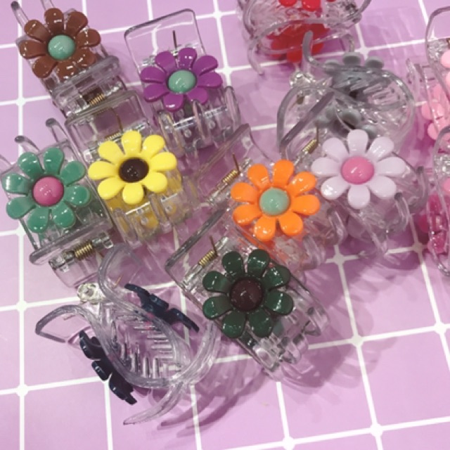 Kẹp càng cua hoa cúc nhiều màu loại 1