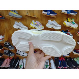 Giày SNEAKER TRIP Xám Trắng Viền Vàng