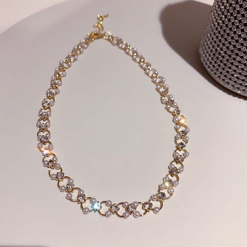 Vòng Cổ Choker Đính Ngọc Trai Lấp Lánh Thời Trang Hàn Quốc Đơn Giản Dành Cho Nữ