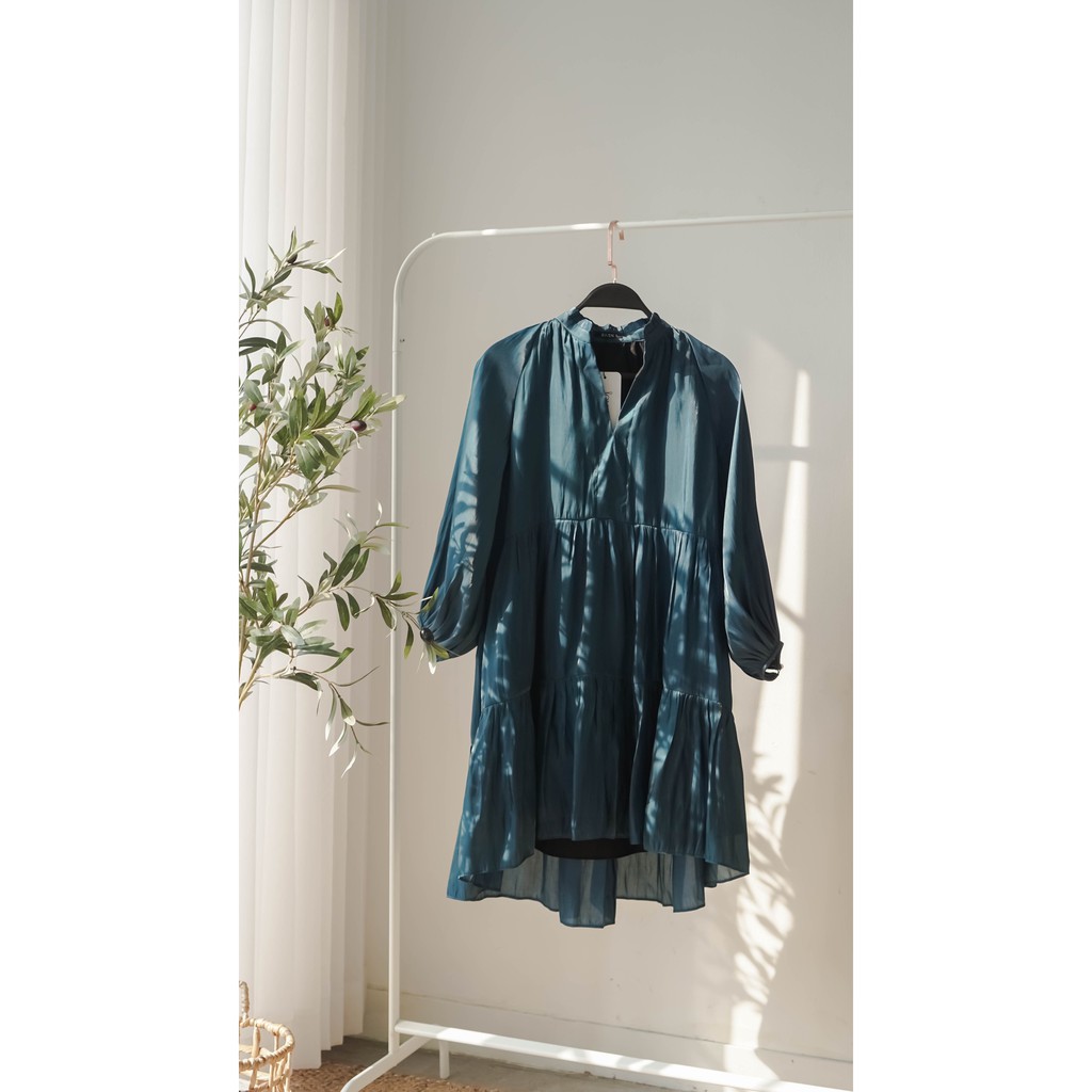 [Mã FAMALLT5 giảm 15% đơn 150k] JOVEN-Đầm 3 tầng óng ánh sen | BigBuy360 - bigbuy360.vn