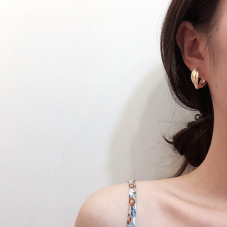 Bông tai hình chữ C bằng kim loại mạ bạc 925 phong cách châu Âu đơn giản nhẹ nhàng cho nữ