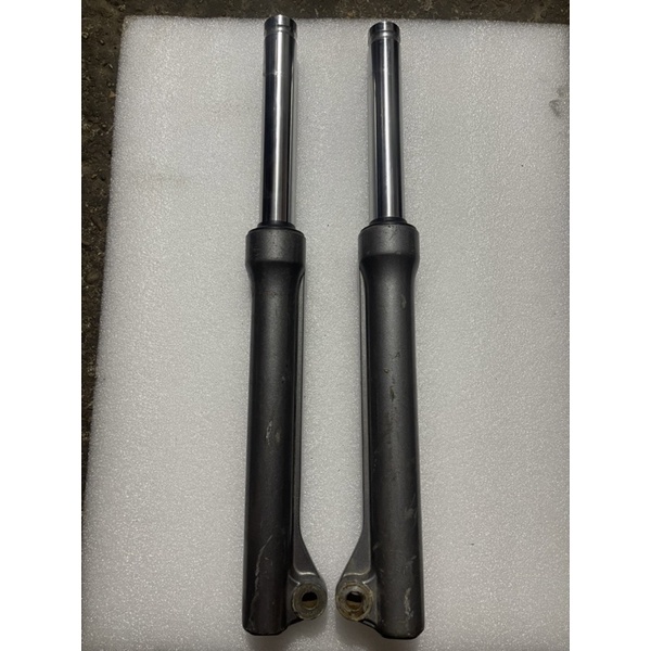 Thụt trước phanh cơ xe Sirius 110cm của Yamaha