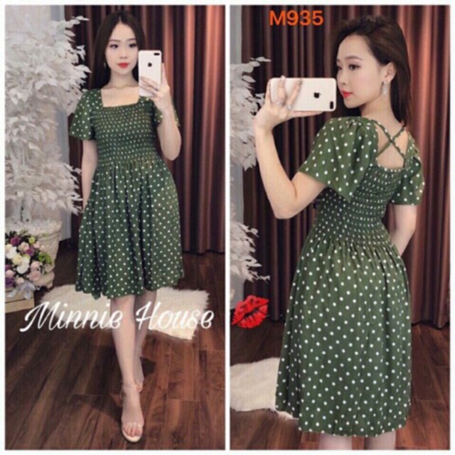 Đầm chấm bi phom suông.