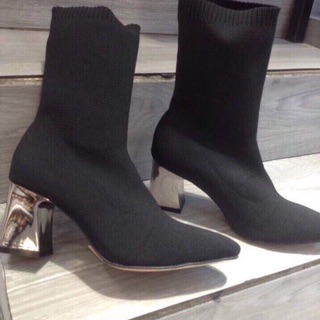 Boot Len đế bạc còn size 35 nên sale