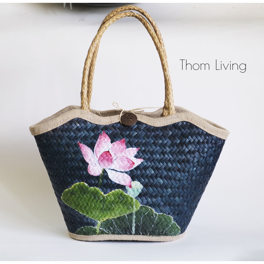 Giỏ cỏ bàng dáng lượn sóng nhuộm màu vẽ hoa sen