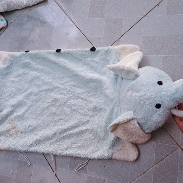 Com bo đô em bé  heo con