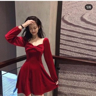 Váy nhung đỏ đô