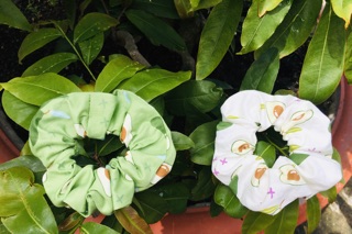 Cột tóc Scrunchies mẫu quả bơ